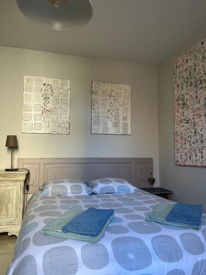 Chambre paisible dans une ancienne bâtisse rénovée Issigeac Exterior foto