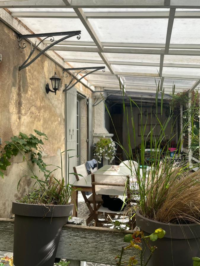 Chambre paisible dans une ancienne bâtisse rénovée Issigeac Exterior foto
